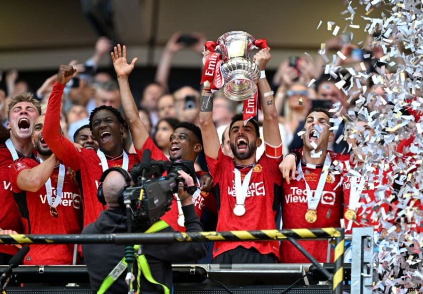 关于转折点圣安东尼奥马刺复出首秀，足总杯集结日攻防权衡，话题不断，年轻球员得到机会的信息